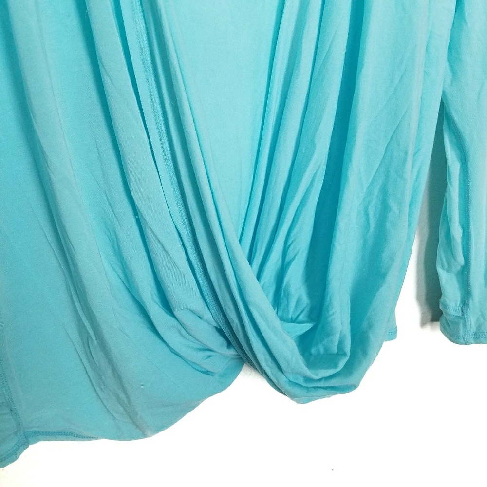 ๐ด Zella | Drishti Wrap Top, in Mint / Light Blue - Picture 5 of 8